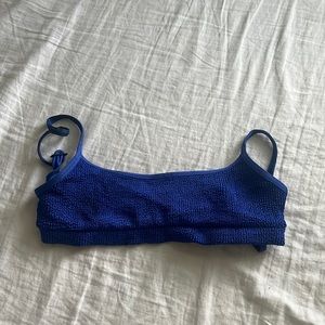 los olas swimsuit top. one size fits all. never worn.